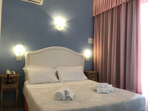雙人或雙床房, 海景 | 客房內保險箱、書桌、免費無線上網 、床單