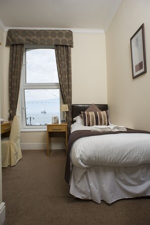 Single Room, Sea View | 1 bedroom, iron/ironing board, free WiFi, bed sheets