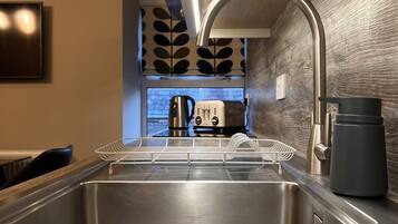 1 habitación y cuna de viaje