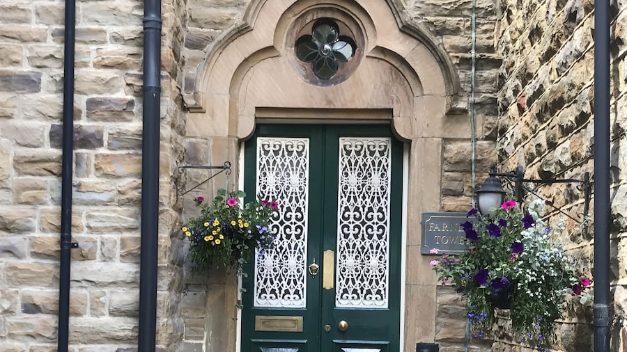 Farnley Tower Guesthouse