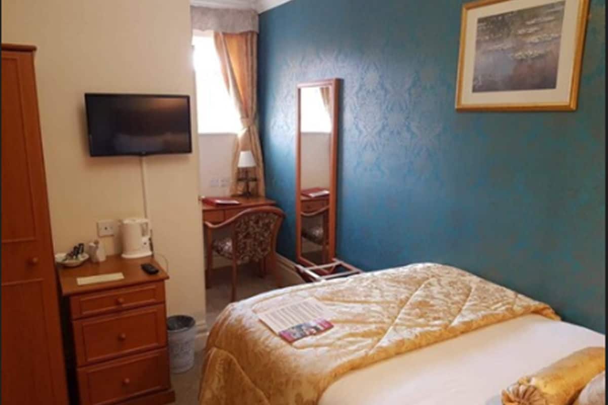 Klassieke eenpersoonskamer | 1 slaapkamer, luxe beddengoed, bedden met traagschuimmatras