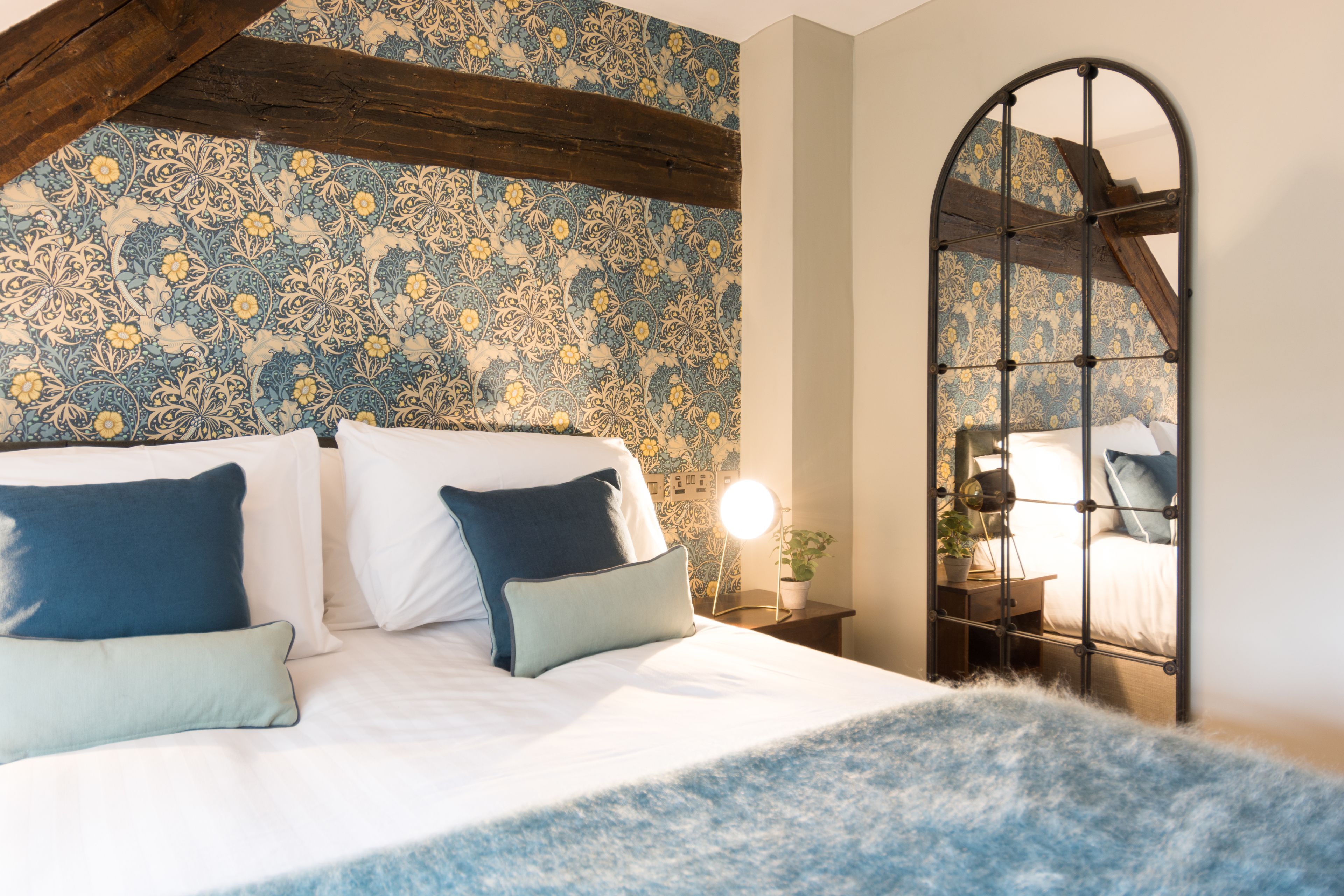 1 多间卧室、特色装修、特色家居、办公桌