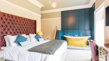 1 bedroom, individually decorated, individually furnished, desk