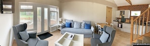 公寓, 2 間臥室, 附屬建築 (Apartment B) | 起居區 | 平面電視
