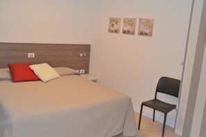 ซูพีเรียสตูิดิโอ, 1 ห้องนอน, ห้องครัวขนาดเล็ก | โต๊ะทำงาน, Wi-Fi ฟรี