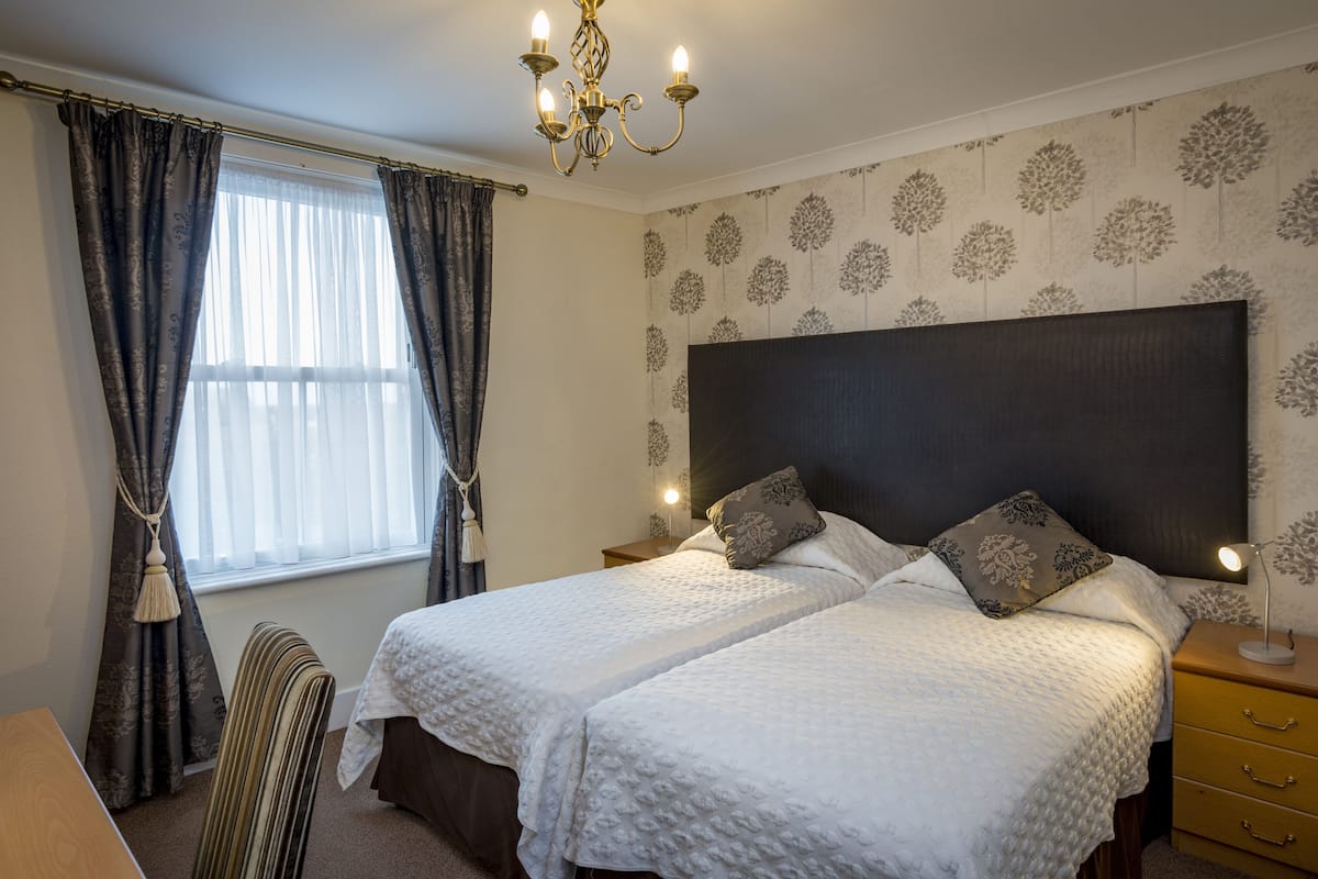 Twin Room | Premium bedding, desk, free WiFi, bed sheets