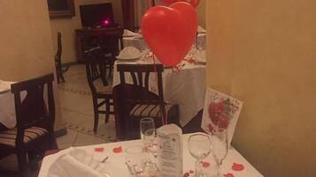 Lunch and dinner served, garden views