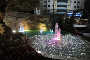 Front of property - evening/night - Edra Palace (Cassino)