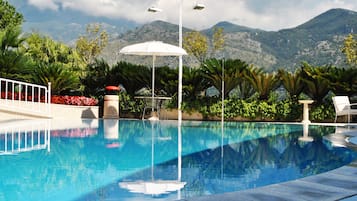 Piscina externa sazonal