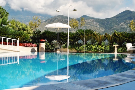 Seasonal outdoor pool. Edra Palace