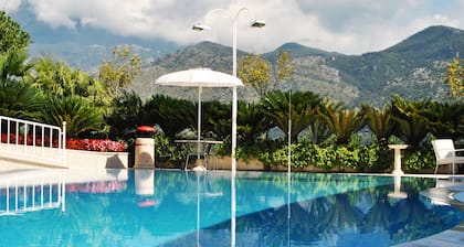 Edra Palace