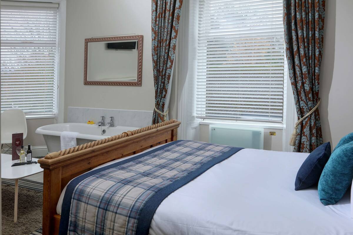 in-room safe, desk, iron/ironing board, cots/infant beds