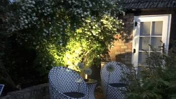 Luxury Cottage, Private Bathroom, Courtyard View | Exterior