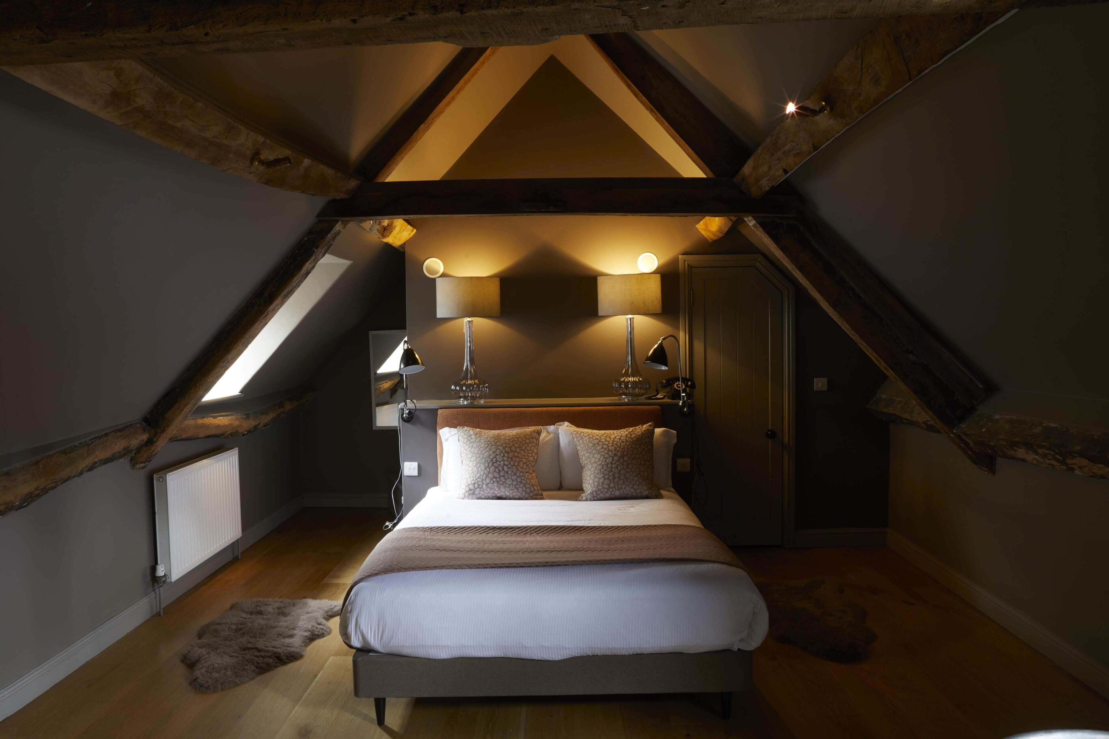 Exclusive Room | Premium bedding, iron/ironing board, free WiFi, bed sheets