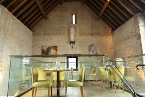 Café da manhã, almoço e jantar; culinária britânica