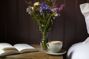 经典双人房 | 高档床上用品、熨斗/熨板、免费 WiFi、床单