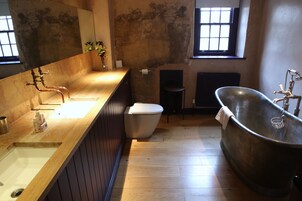 Habitación exclusiva | Bañera profunda