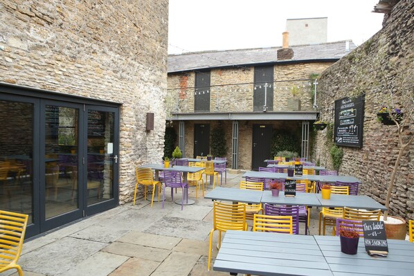 Breakfast, lunch and dinner served - Archangel (Frome)