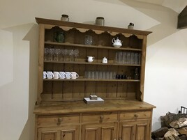 Escrivaninha, ferros/tábuas de passar roupa, Wi-Fi de cortesia