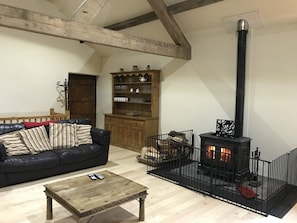 Työpöytä, silitysrauta/-lauta, ilmainen Wi-Fi, vuodevaatteet