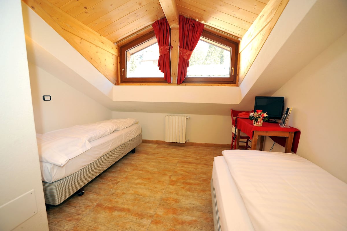 Apartment, 2 Bedrooms | In-room safe, blackout curtains, cots/infant beds, free WiFi