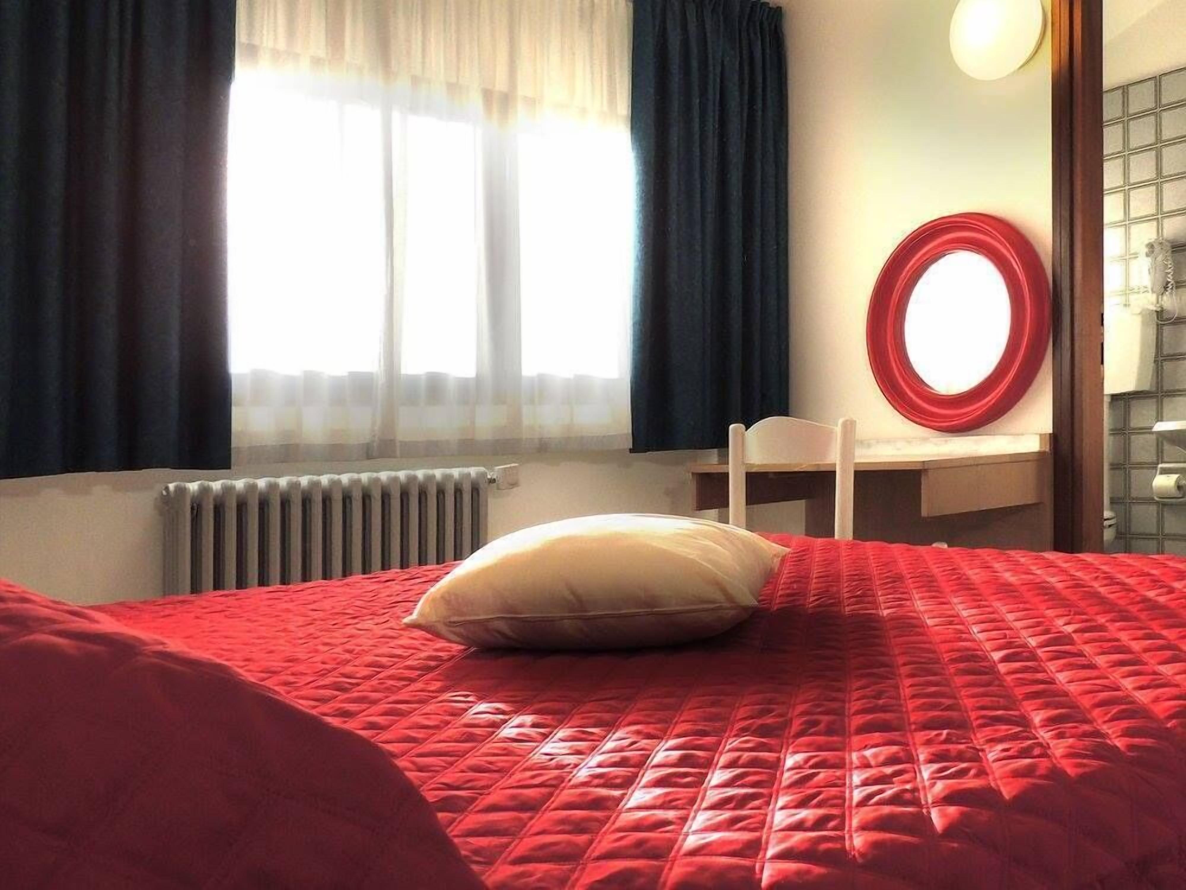 basic double or twin room, mountain view | 1 bedroom, down duvets, minibar, in-room safe