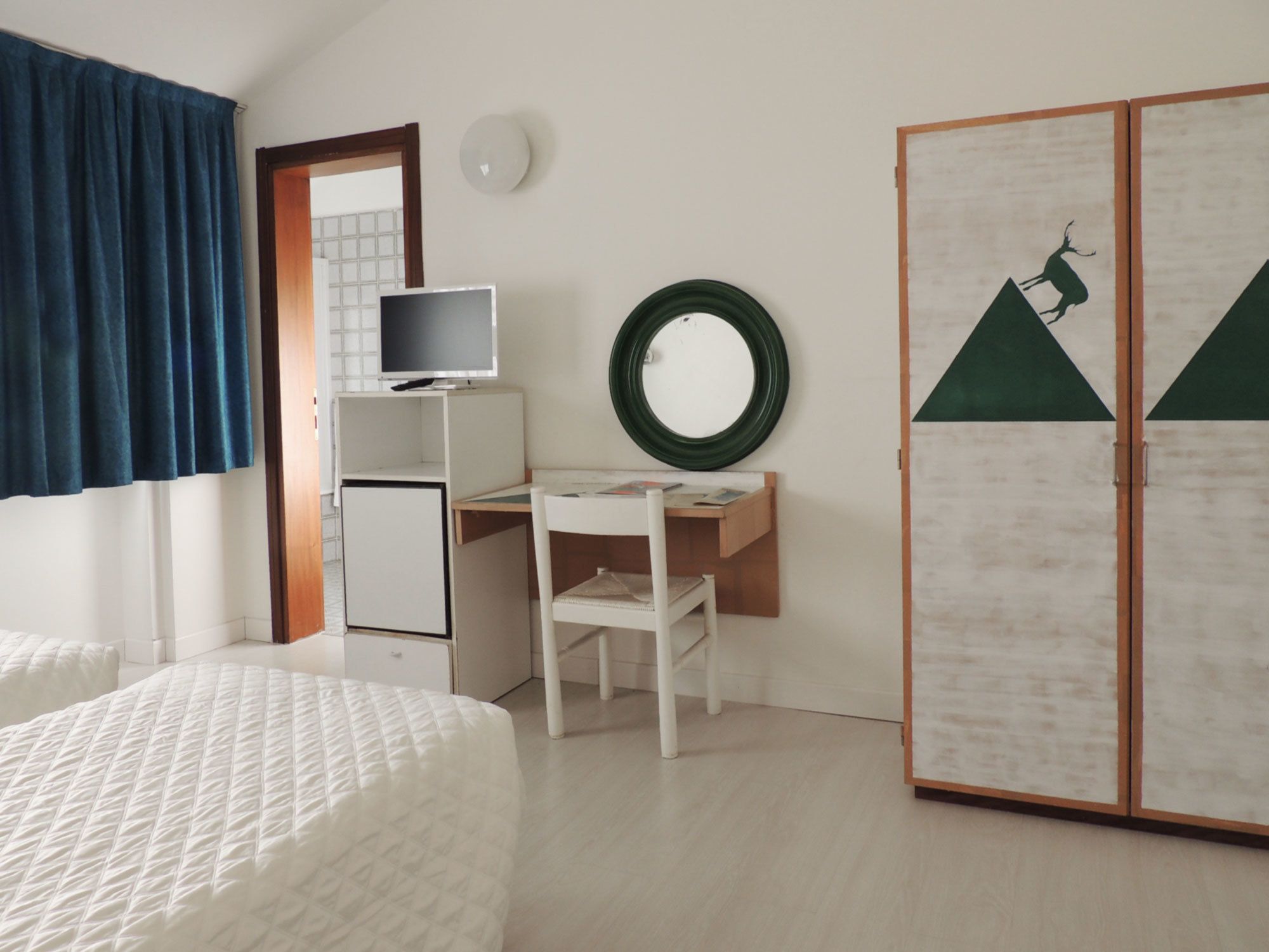 1 bedroom, down duvets, minibar, in-room safe