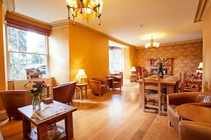 Interior detail - Moss Grove Organic (Ambleside)