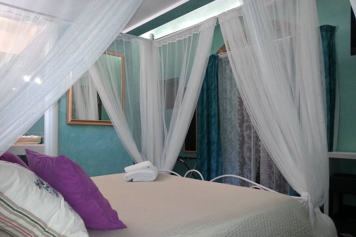 Studio Suite, Partial Sea View | Soundproofing, rollaway beds, free WiFi