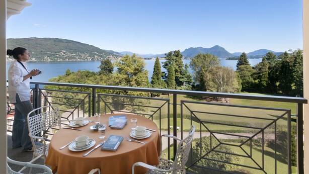 Four-room apartment (5/7 Persons) with 1 sofa bed and 1 armchair-bed (2 bathrooms), lake view | إطلالة الغرفة