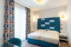 Deluxe Two-Room Apartment (2/3 Persons) with 1 sofa bed, lake view | Coffre-fort, bureau, espace de travail pour ordinateurs portables