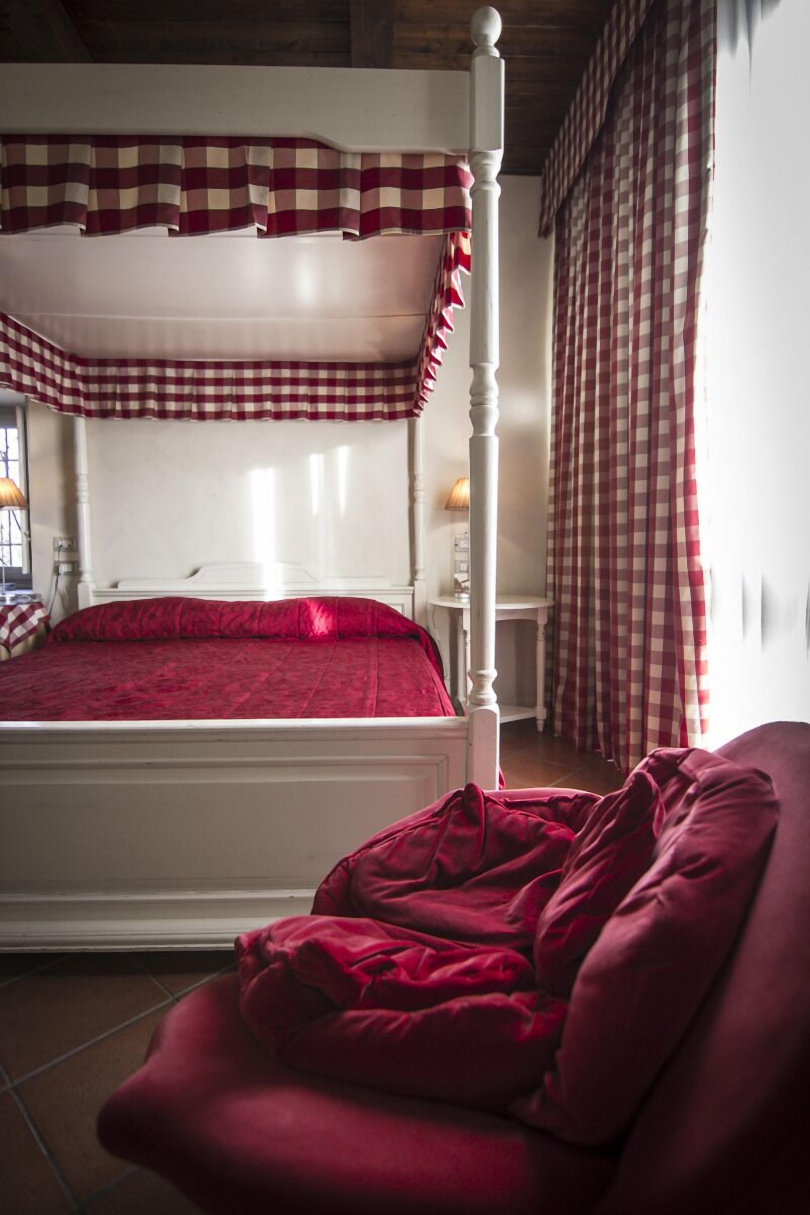 junior suite | premium bedding, minibar, in-room safe, desk