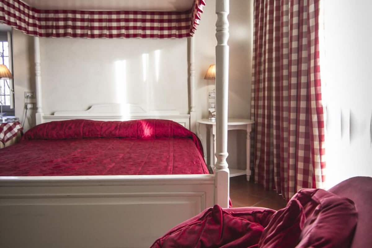 junior suite | premium bedding, minibar, in-room safe, desk