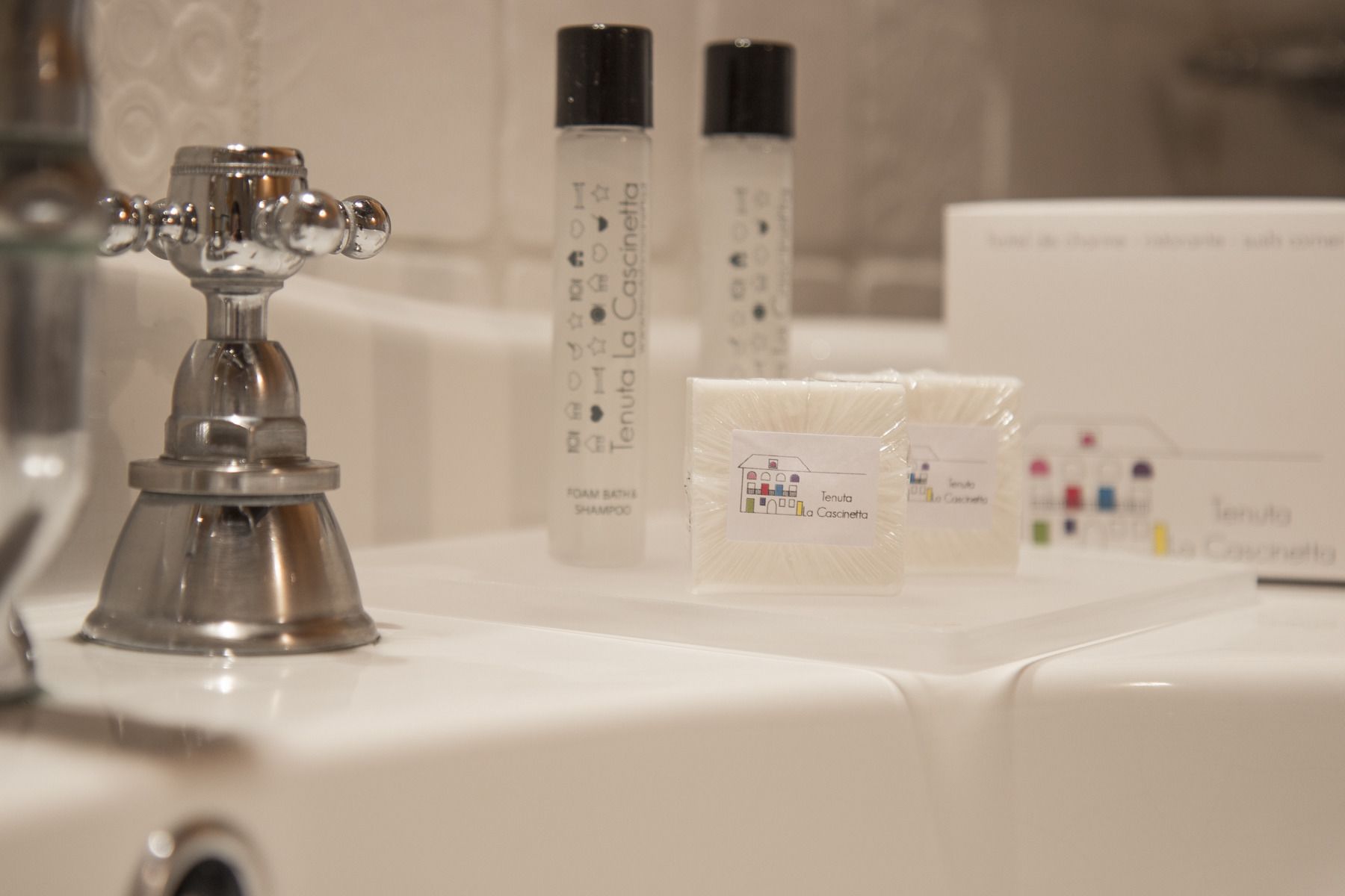 superior double room | bathroom amenities | free toiletries, hair dryer, bidet, towels