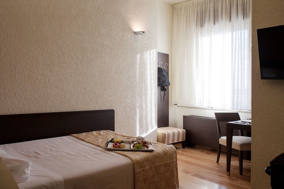 Single Room | Minibar, desk, soundproofing, free WiFi