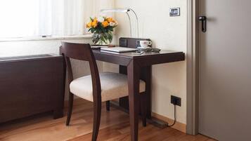 Minibar, desk, soundproofing, free WiFi