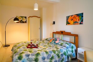 Elite Apartment, 1 Bedroom | Premium bedding, down comforters, individually furnished