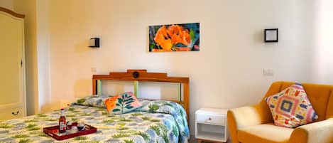 Elite Apartment, 1 Bedroom | Premium bedding, down comforters, individually furnished