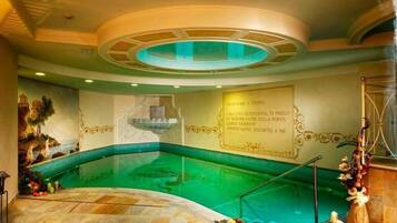 Indoor pool, sun loungers