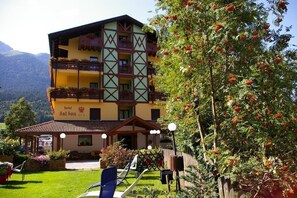 Front of property - Hotel Dal Bon (Andalo)