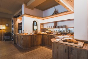 Desayuno buffet incluido todos los días 