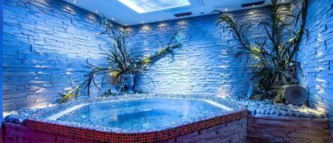 مغطس سبا داخلي