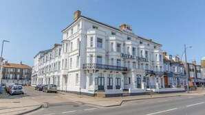 Unclassified image, 5 of 45, button - Royal Hotel (Great Yarmouth)