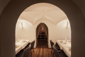 Breakfast and dinner served - Diana Dolomites  (Badia)