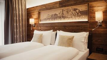 Deluxe-Doppelzimmer (Comfort) | Hochwertige Bettwaren, Daunenbettdecken, Minibar, Zimmersafe