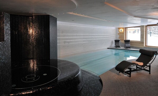 Bain à remous intérieur