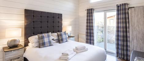 Habitación doble de uso individual | Ropa de cama de alta calidad y espacio para trabajar con laptop