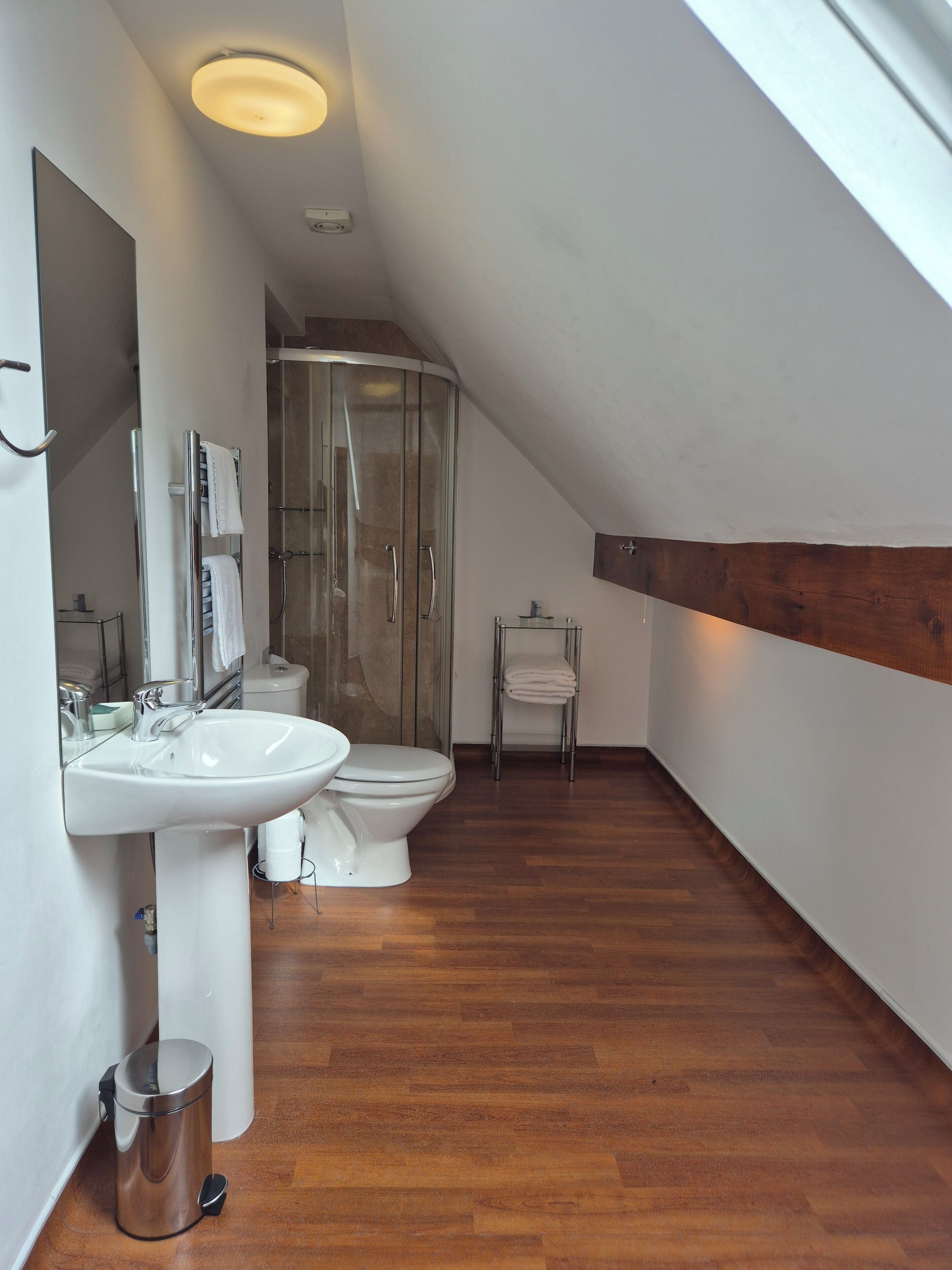 executive suite | bathroom | shower, free toiletries, hair dryer, towels