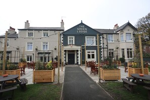 Exterior - Green Lodge, Wirral by Marston's Inns (Wirral)