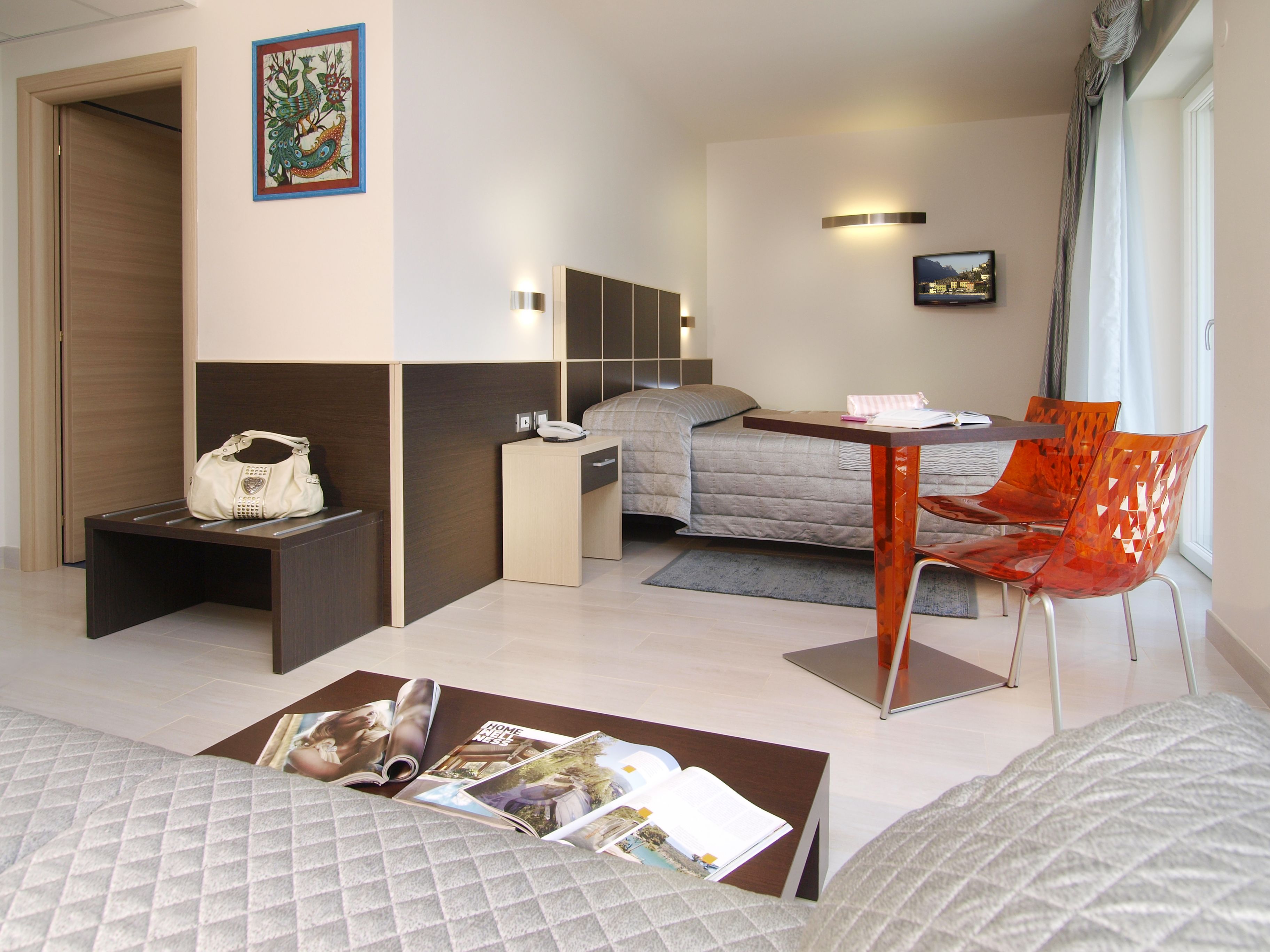 junior suite | minibar, in-room safe, desk, cots/infant beds